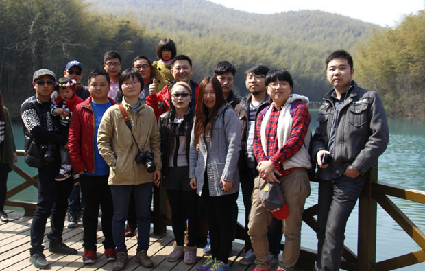 讓我們走進(jìn)春天里！